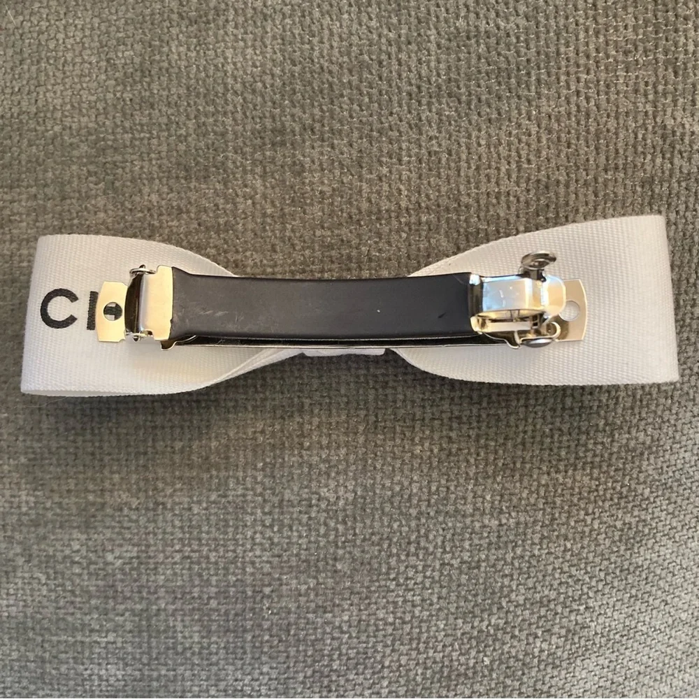 Authentic Chanel Gift Wrapping Ribbon on Barrette - Picture 15 of 16